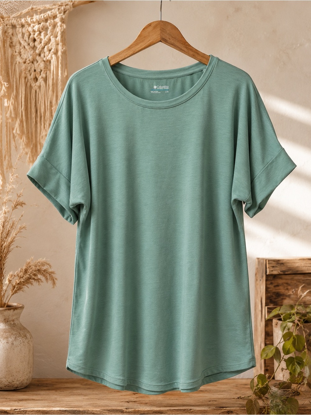 Columbia Women’s Sportswear Short Sleeve Tee Size‎ Large
